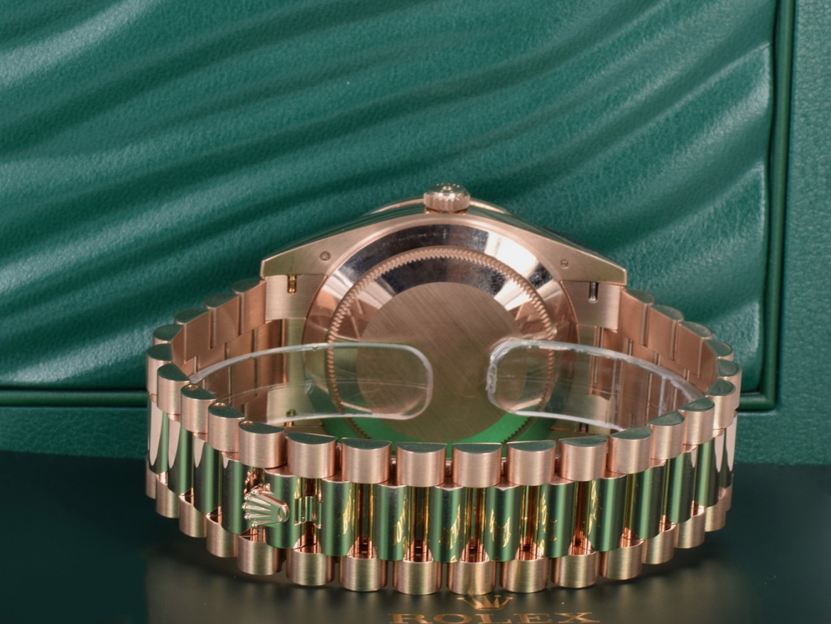 Day-Date 40mm chocolate Diamond dial - custom diamond bezel