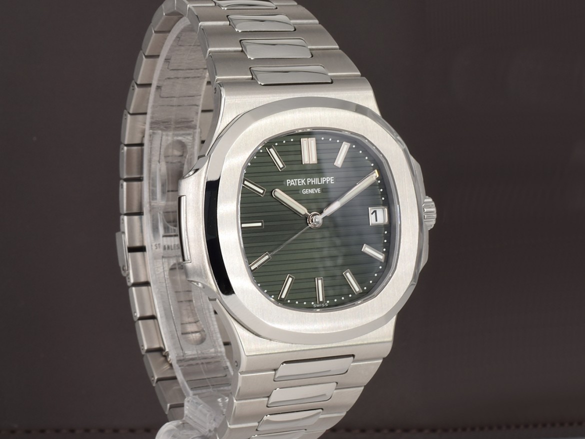 5711/1A-014  Green Dial new 2021