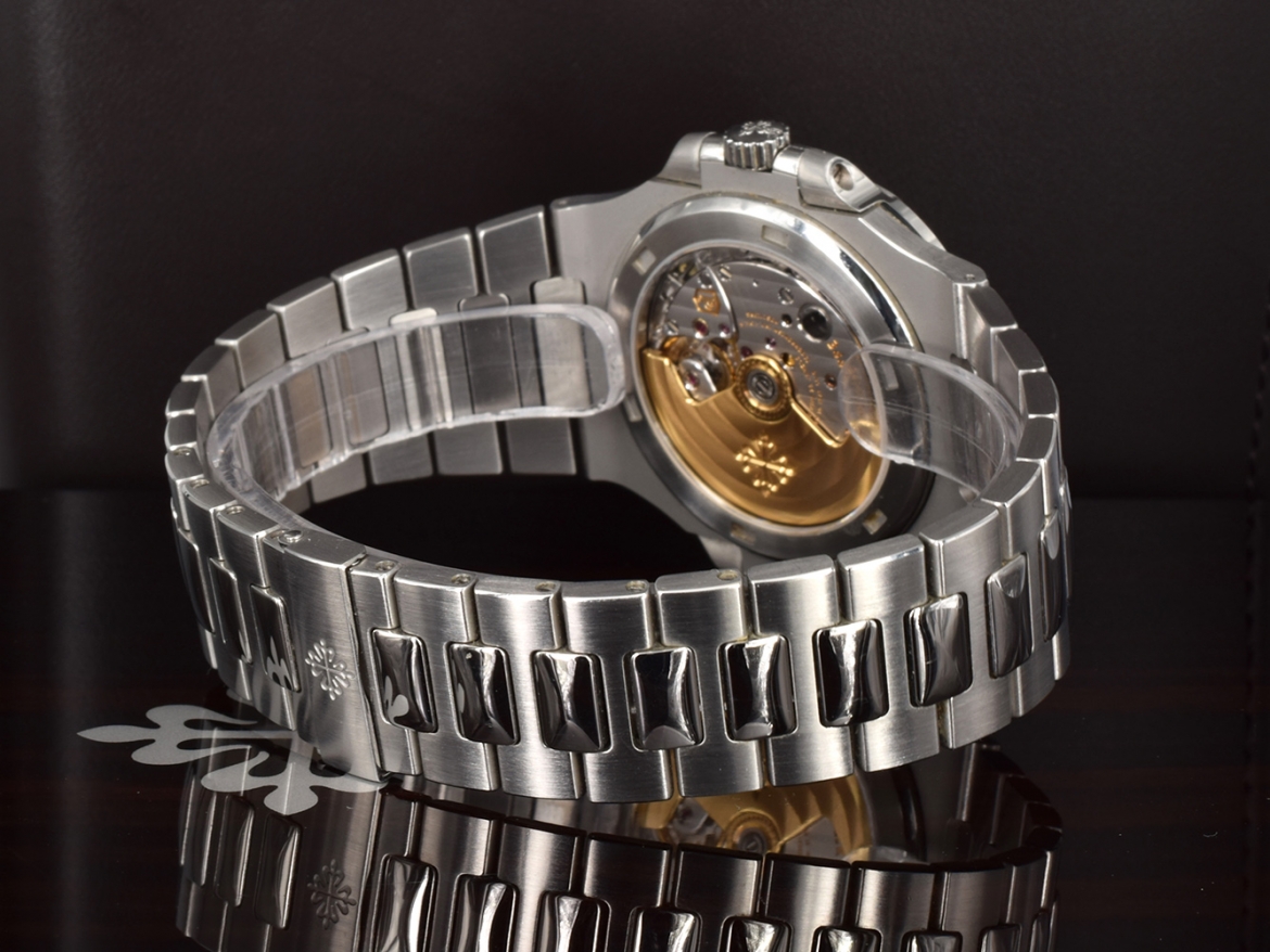 5711/1A-010 Service Patek - Full set like new