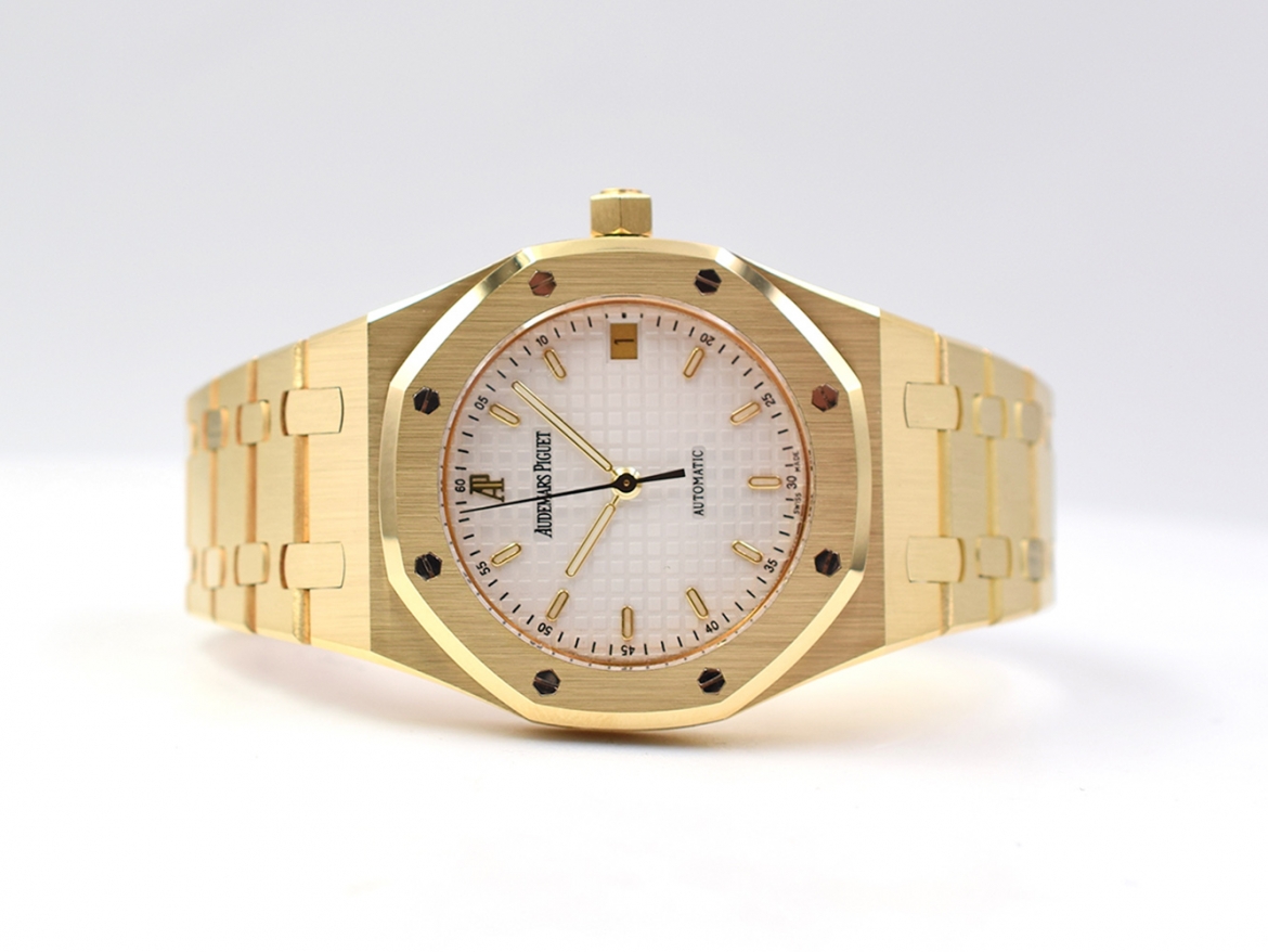 36mm 18k Rare Yellow Gold Automatic - Full Set
