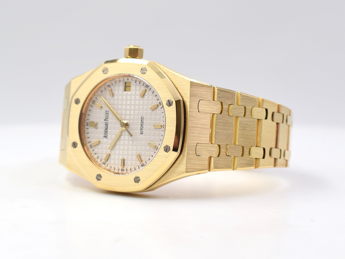 36mm 18k Rare Yellow Gold Automatic - Full Set