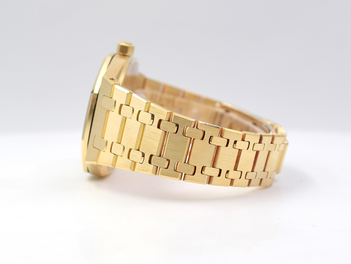 36mm 18k Rare Yellow Gold Automatic - Full Set