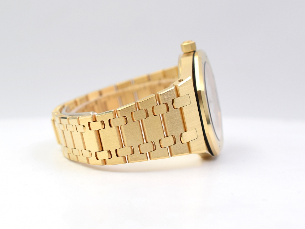 36mm 18k Rare Yellow Gold Automatic - Full Set