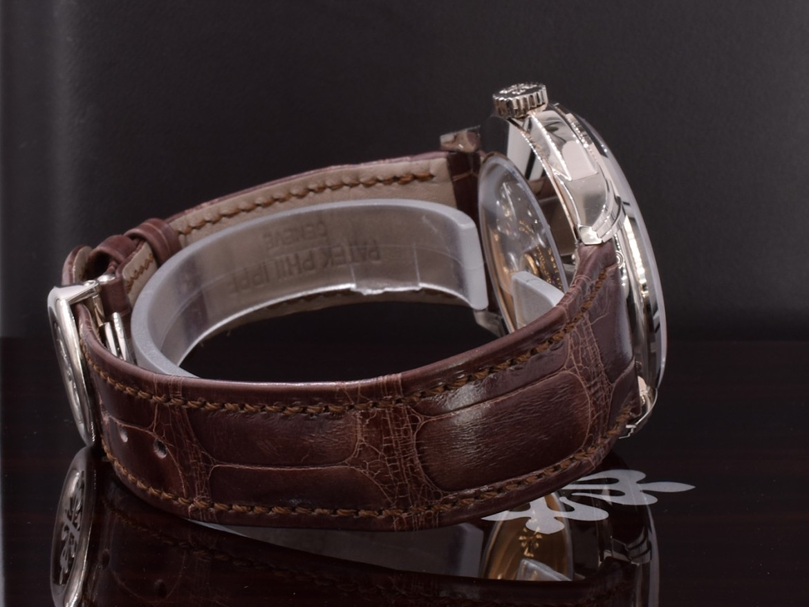 Salmon Dial Perpetual Calendar