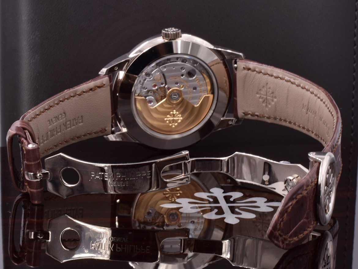 Salmon Dial Perpetual Calendar
