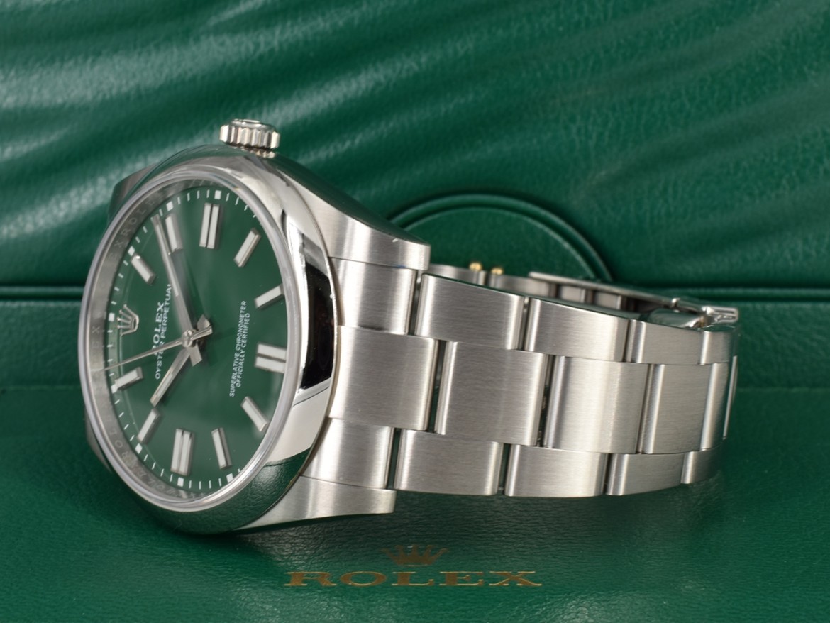 41mm ref. 124300 Green Dial New