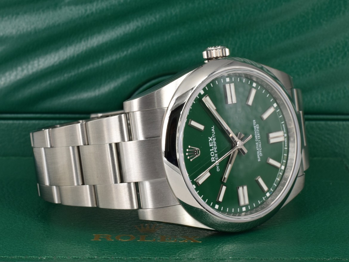41mm ref. 124300 Green Dial New