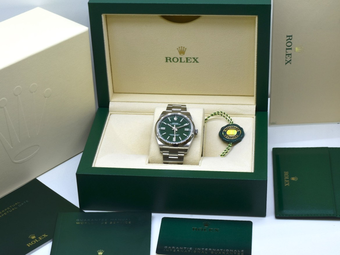 41mm ref. 124300 Green Dial New