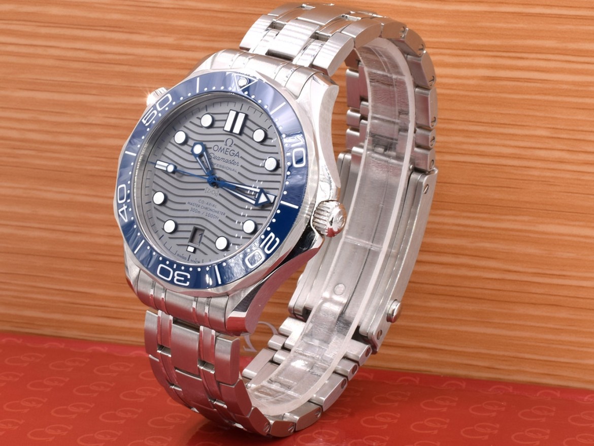 Diver 300 M CO‑AXIAL MASTER CHRONOMETER 42 MM