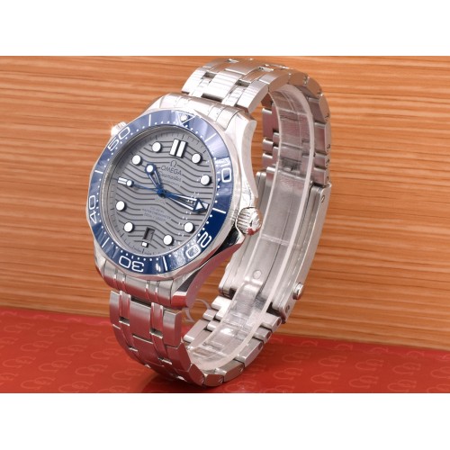 Diver 300 M CO‑AXIAL MASTER CHRONOMETER 42 MM