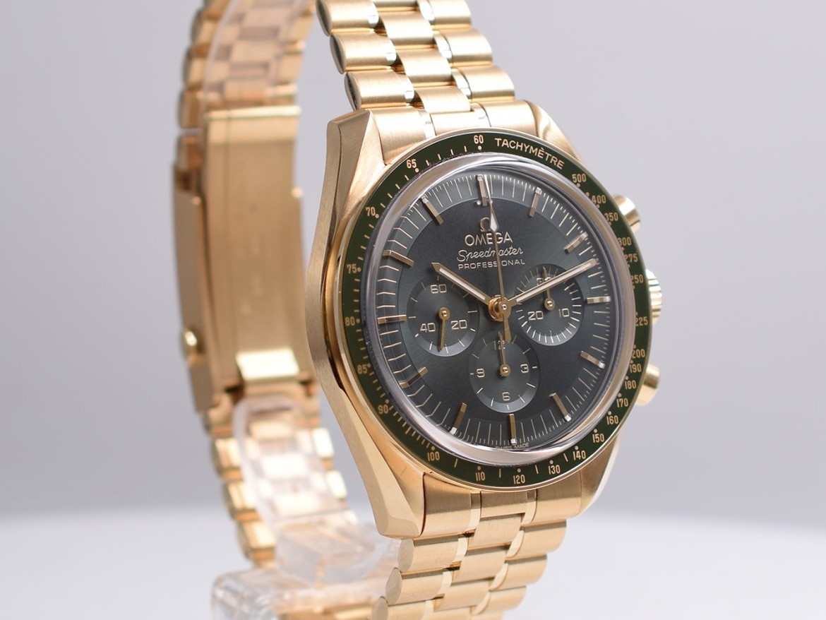 Professional Moonwatch Co-Axial Master Chronometer Moonshine Yellow Gold NEW