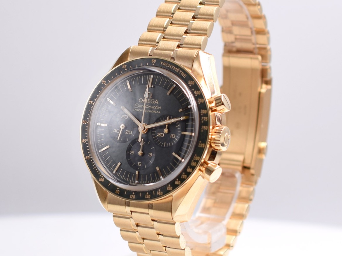 Professional Moonwatch Co-Axial Master Chronometer Moonshine Yellow Gold NEW