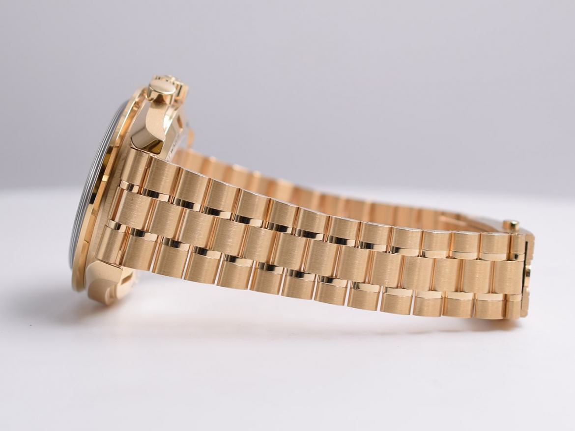 Professional Moonwatch Co-Axial Master Chronometer Moonshine Yellow e Gold NEW