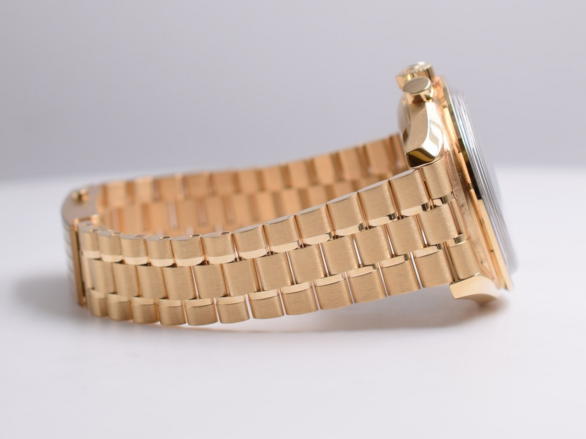 Professional Moonwatch Co-Axial Master Chronometer Moonshine Yellow e Gold NEW