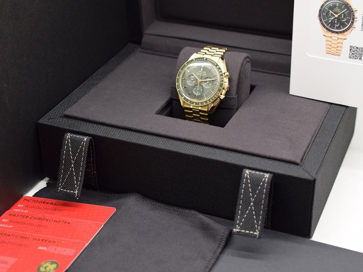 Professional Moonwatch Co-Axial Master Chronometer Moonshine Yellow Gold NEW