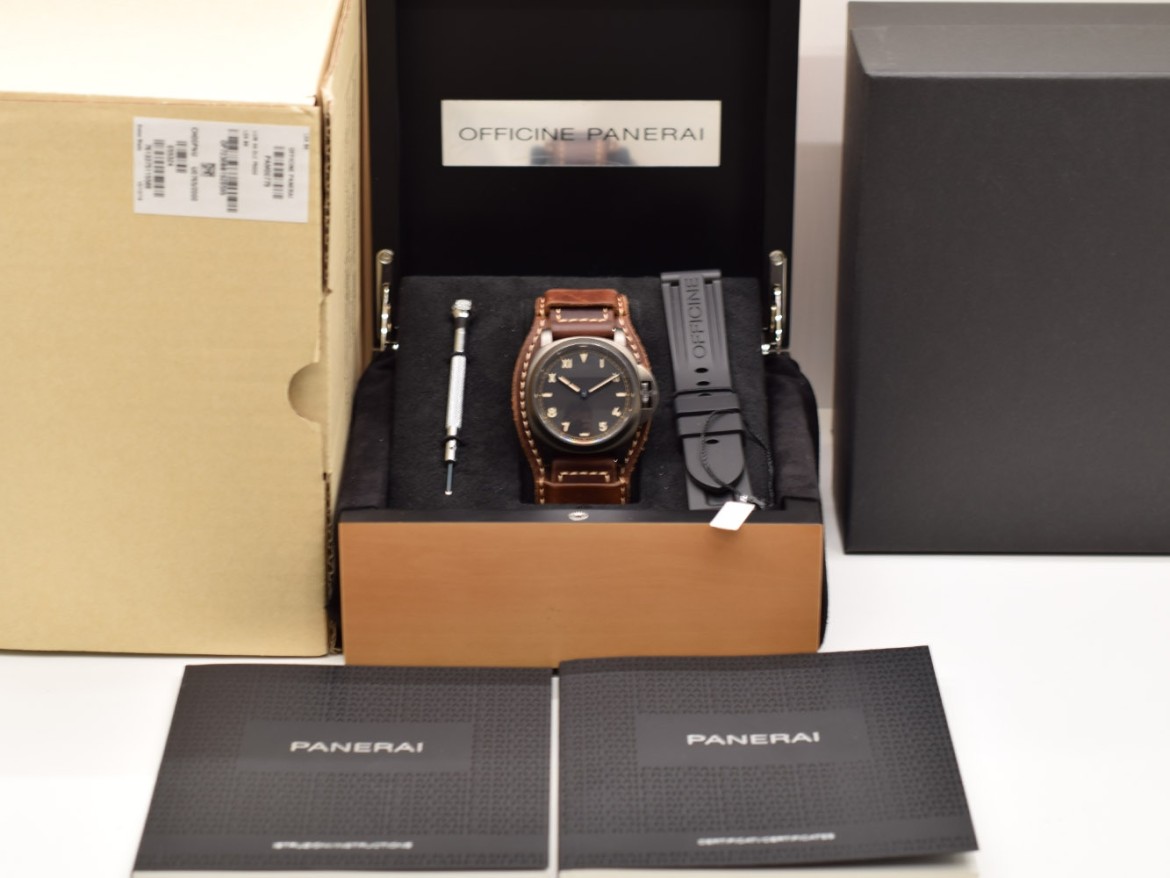 California 8 Days DLC 44mm Pam00779 Like New