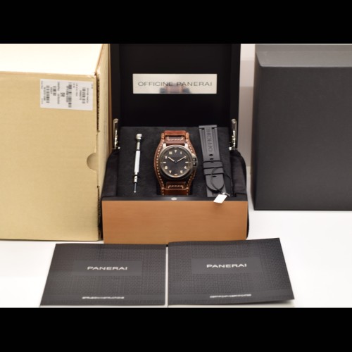 California 8 Days DLC 44mm Pam00779 Like New