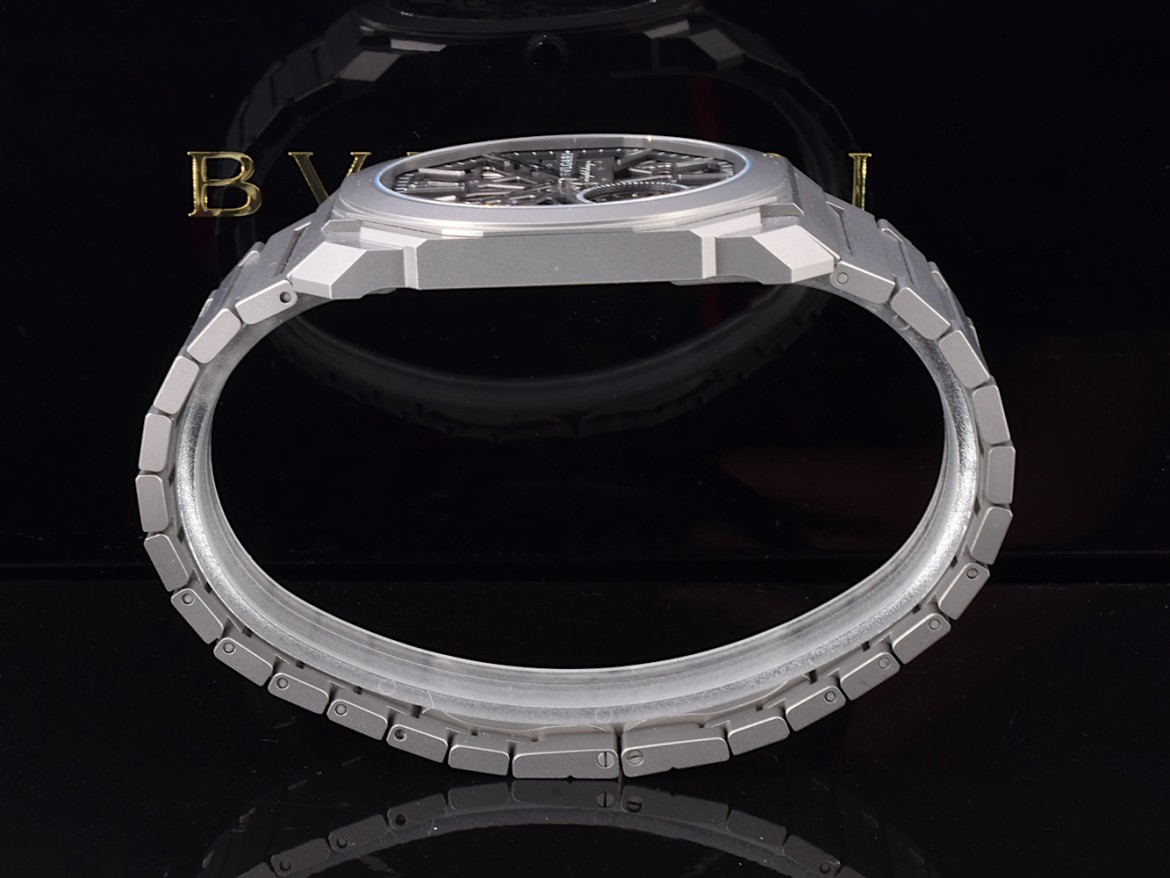 Octo FINISSIMO "8 Days" Ref. 103610 Extra Thin 40mm Automatic Titanium new