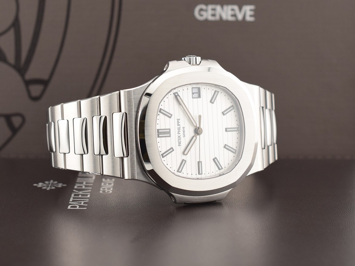 5711/1A - White Dial - Full Set like New
