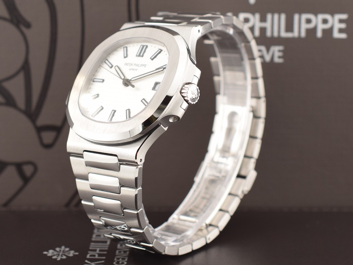 5711/1A - White Dial - Full Set like New