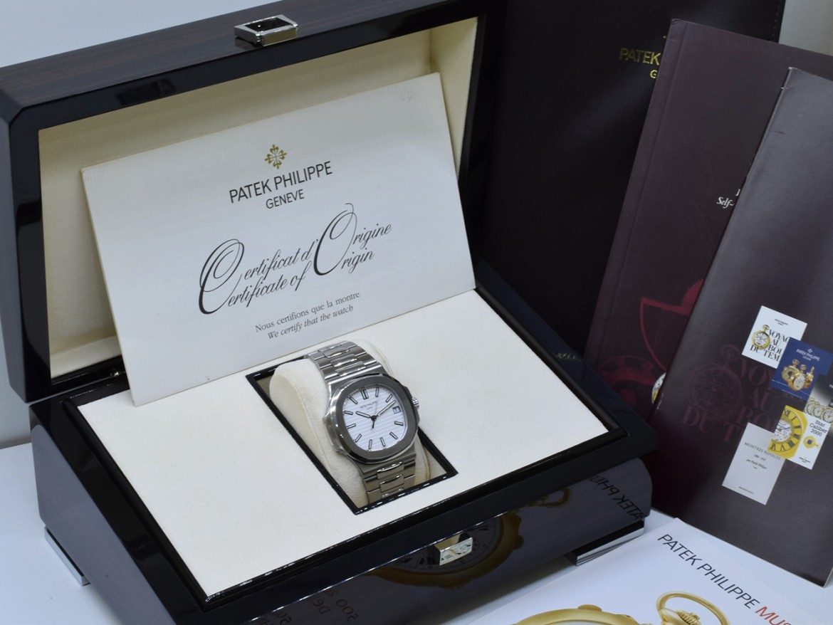 5711/1A - White Dial - Full Set like New