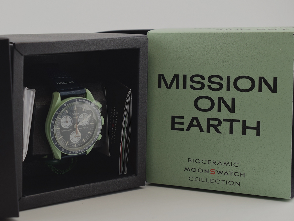 Omega Moonswatch Collection 11PZ. new