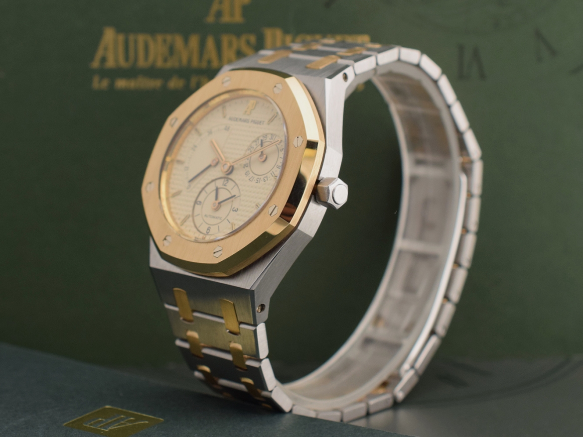 Dual Time Vintage  Ref 25730SA Gold Steel Papers  like new