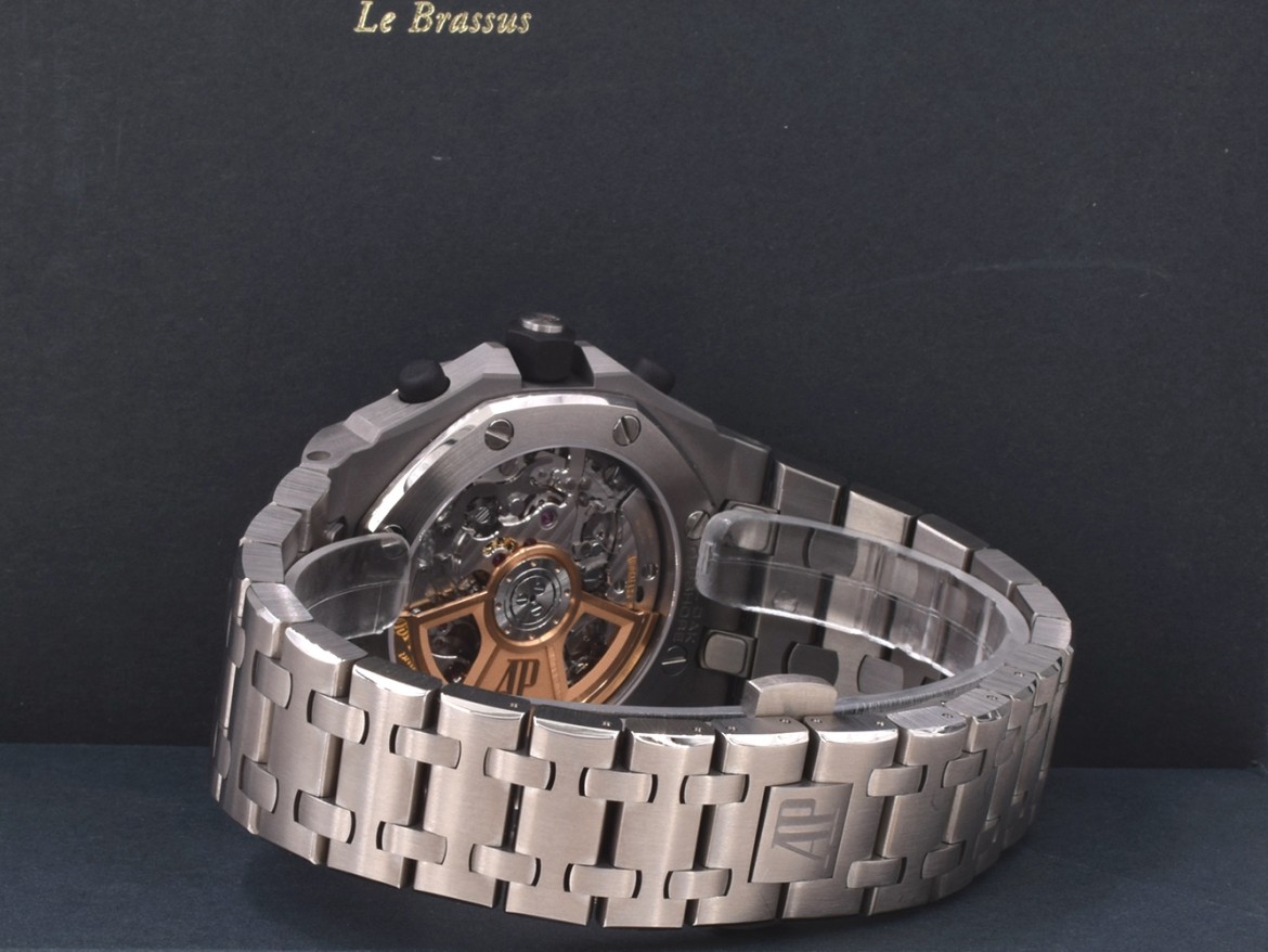Titanium Grey 42mm Full set.   Like New