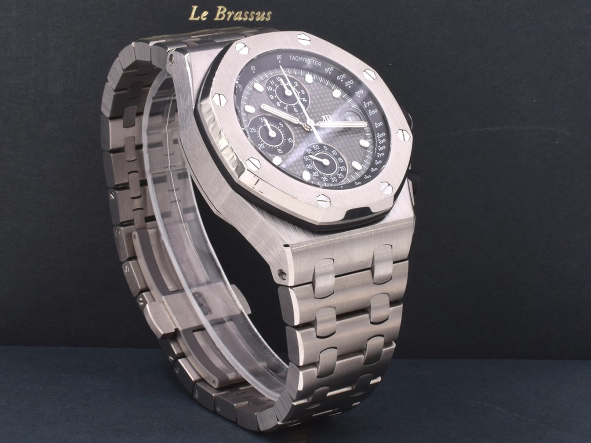 Titanium Grey 42mm Full set.   Like New