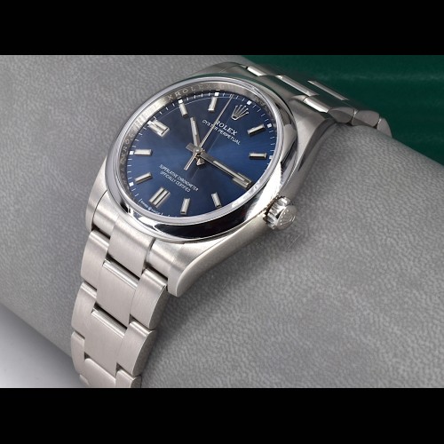 36mm blue Like new. Full set