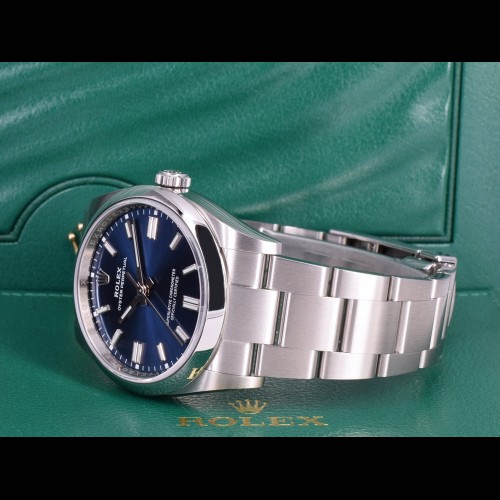 36mm blue Like new. Full set