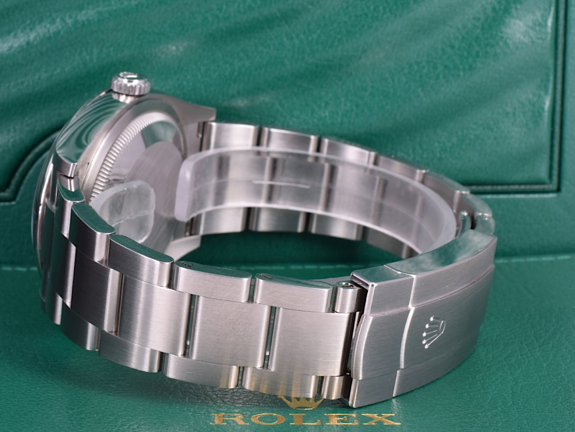 36mm blue Like new. Full set