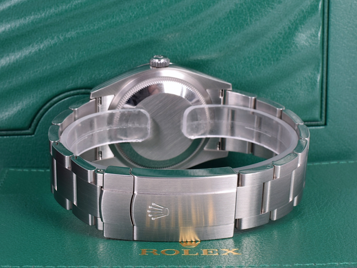 36mm blue Like new. Full set