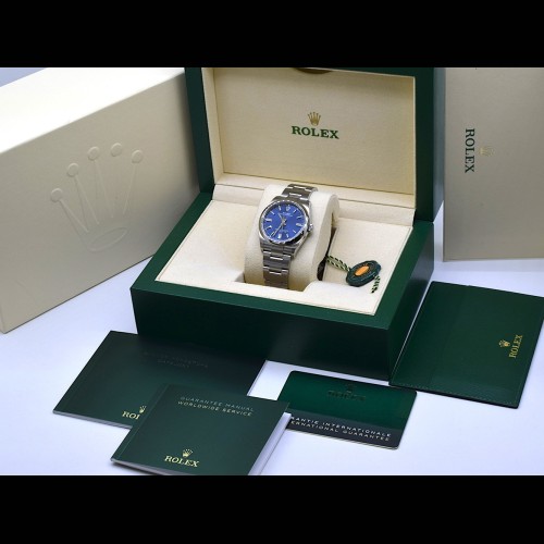 36mm blue Like new. Full set