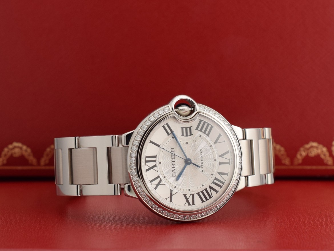 W4BB0017 Diamond bezel - Like new 2019
