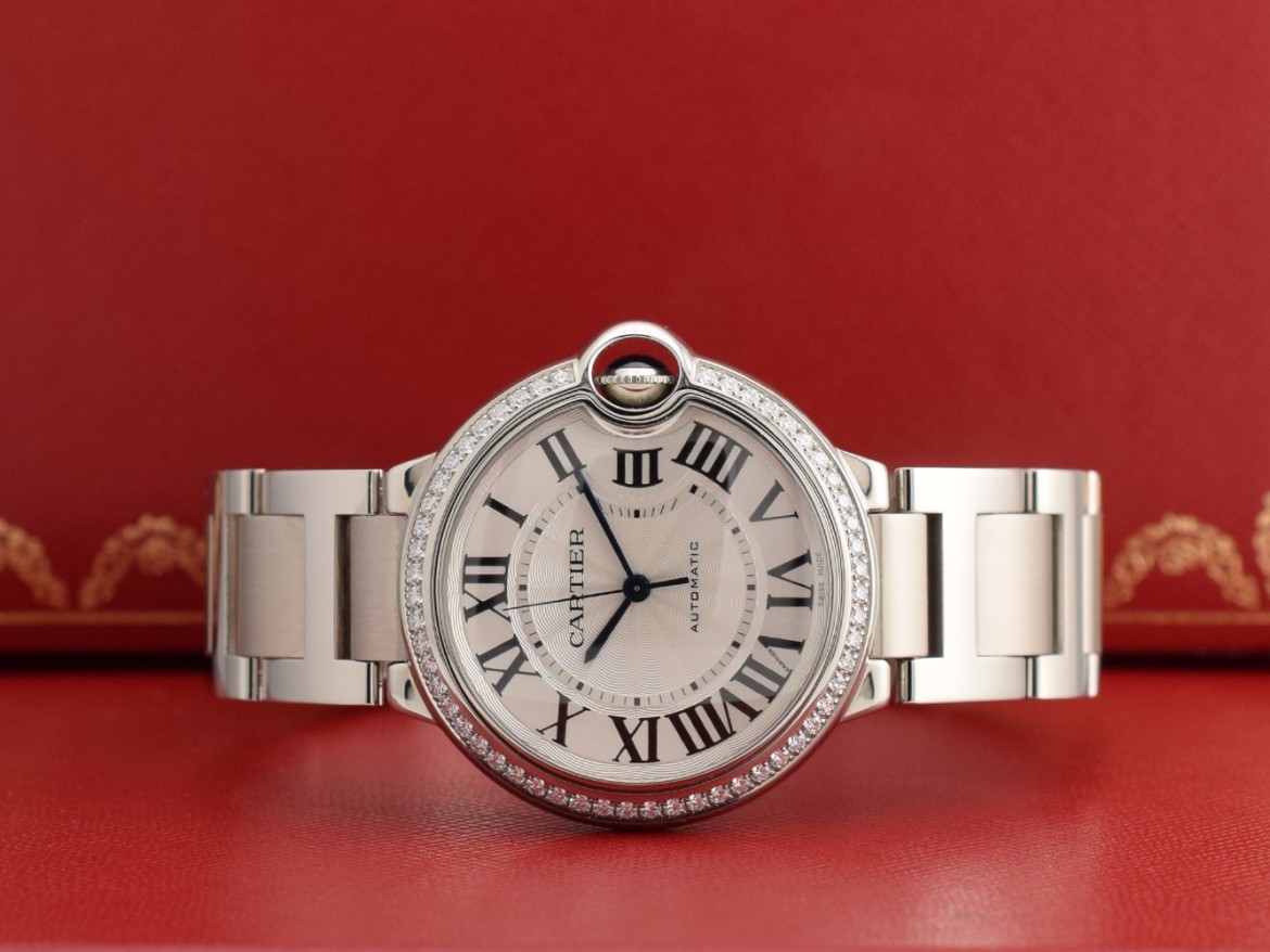 W4BB0017 Diamond bezel - Like new 2019