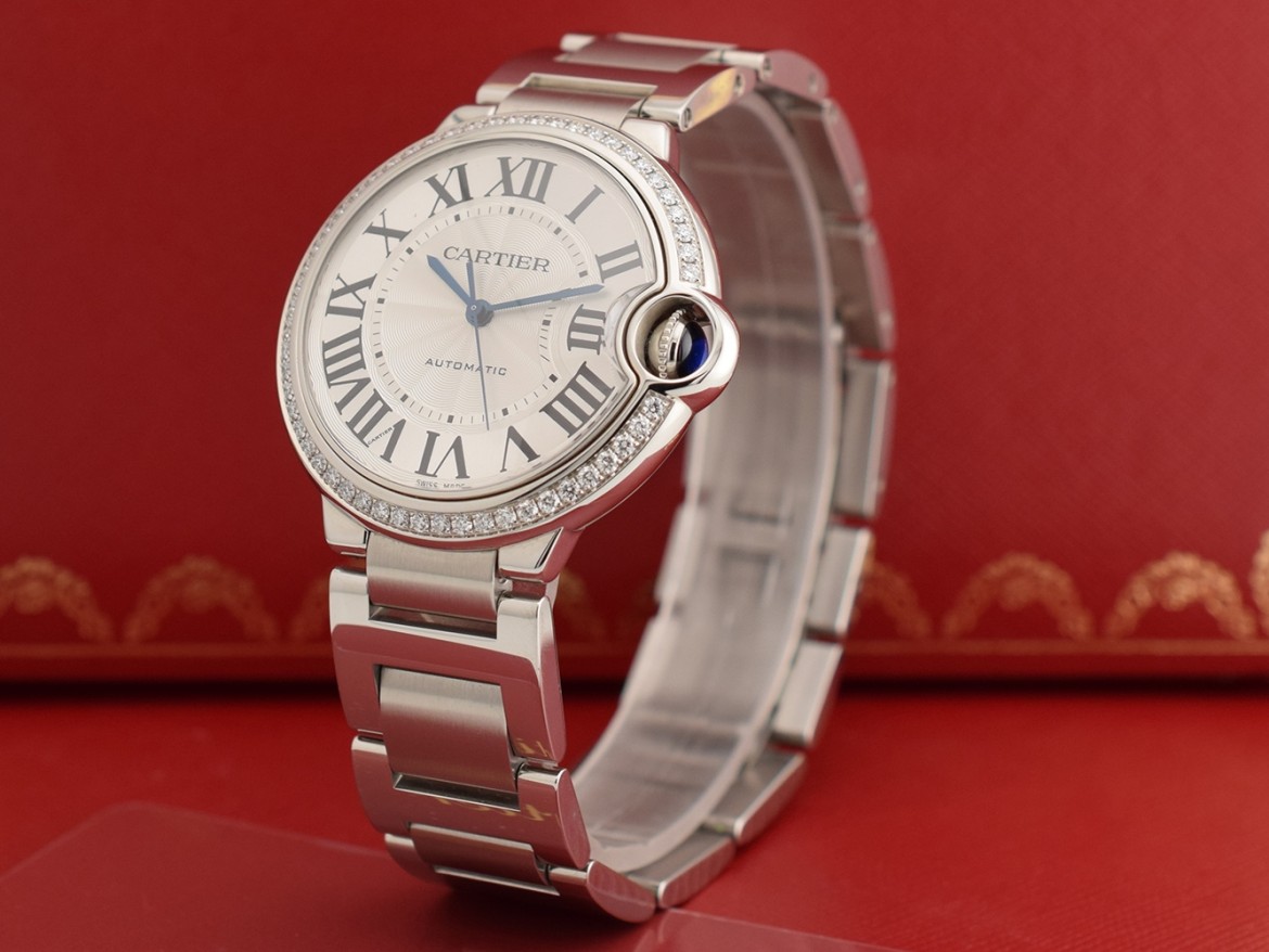 W4BB0017 Diamond bezel - Like new 2019