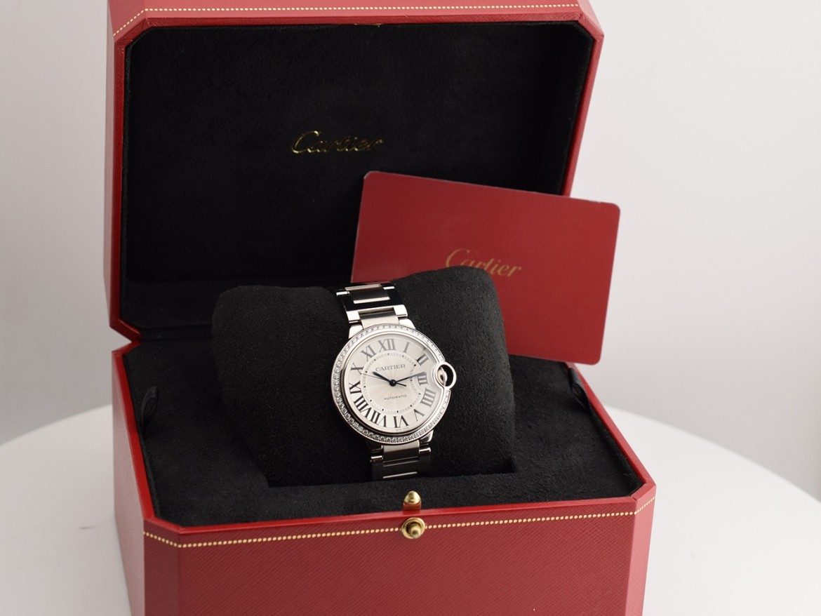 W4BB0017 Diamond bezel - Like new 2019