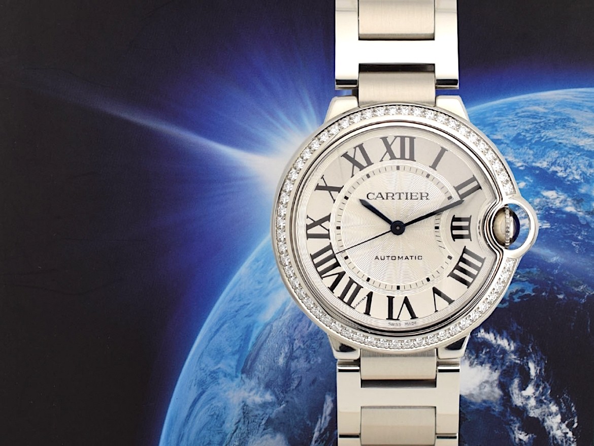 W4BB0017 Diamond bezel - Like new 2019