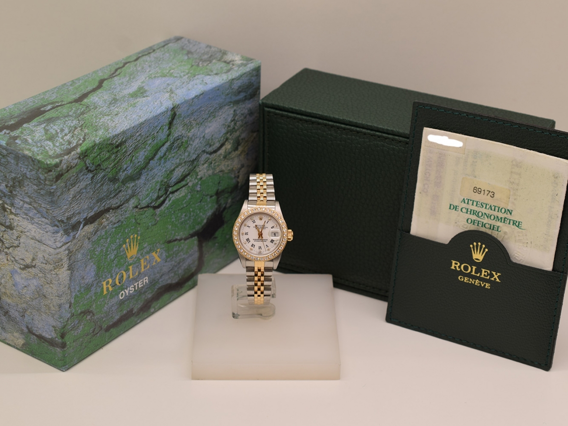 69173 White Roman Dial With Diamonds & After Diamonds Bezel - Full Set 26mm