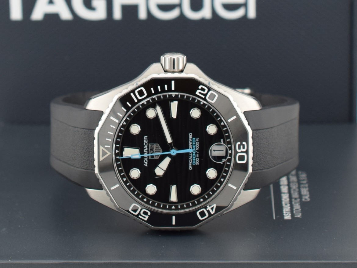 Professional 300 Date 42mm  2024