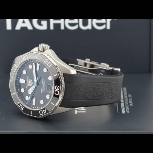 Professional 300 Date 42mm  2024