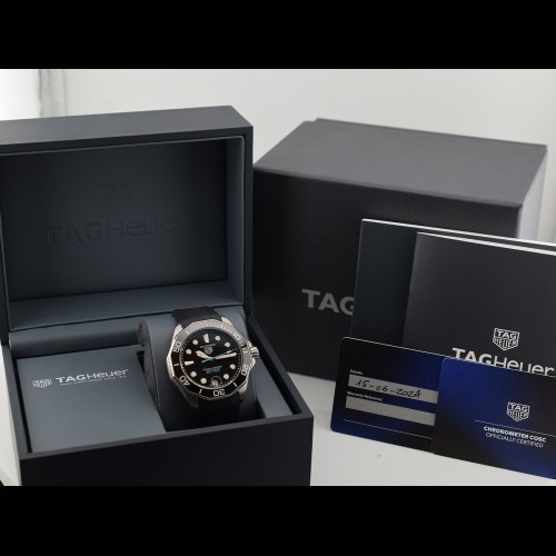 Professional 300 Date 42mm  2024
