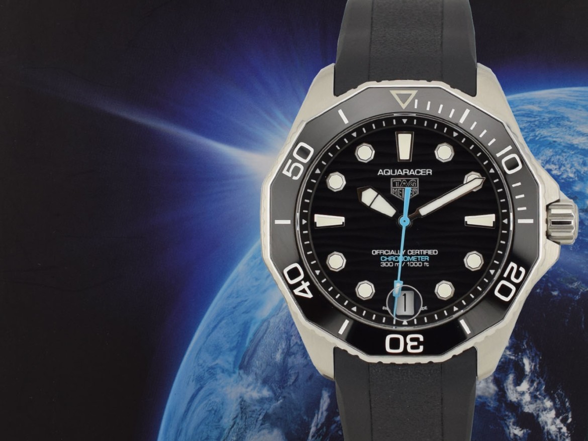 Professional 300 Date 42mm  2024