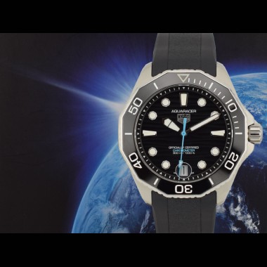 Professional 300 Date 42mm  2024