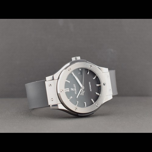 Classic Fusion 38mm black dial