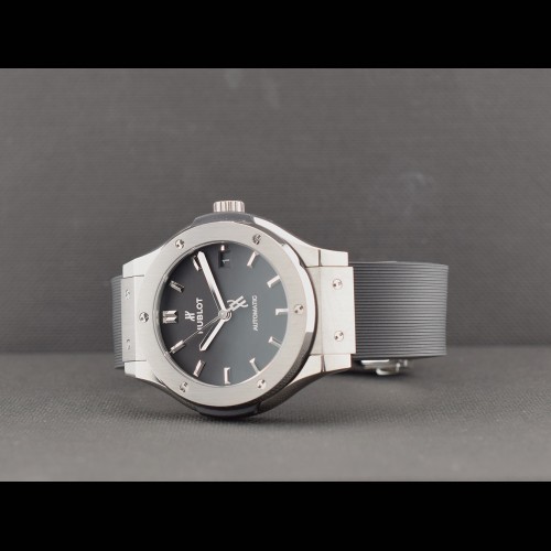 Classic Fusion 38mm black dial