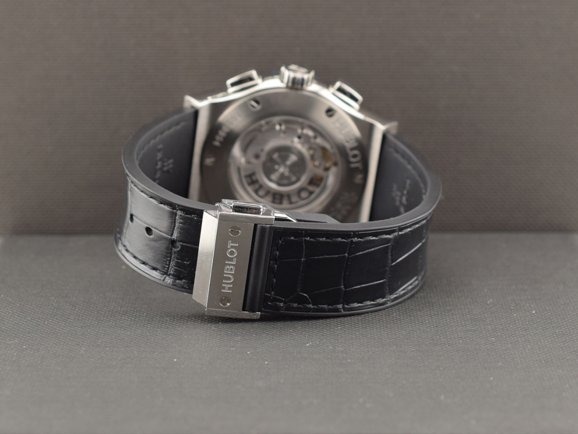Classic Fusion Chronograph 42mm  541.NX.1171.LR  Like New