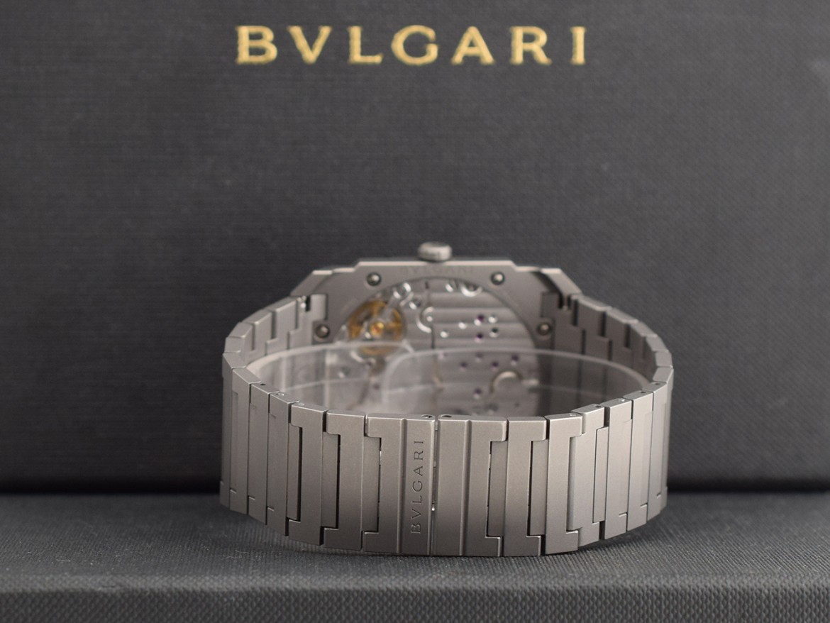 Octo Finissimo Extra Thin 40mm Automatic Titanium new