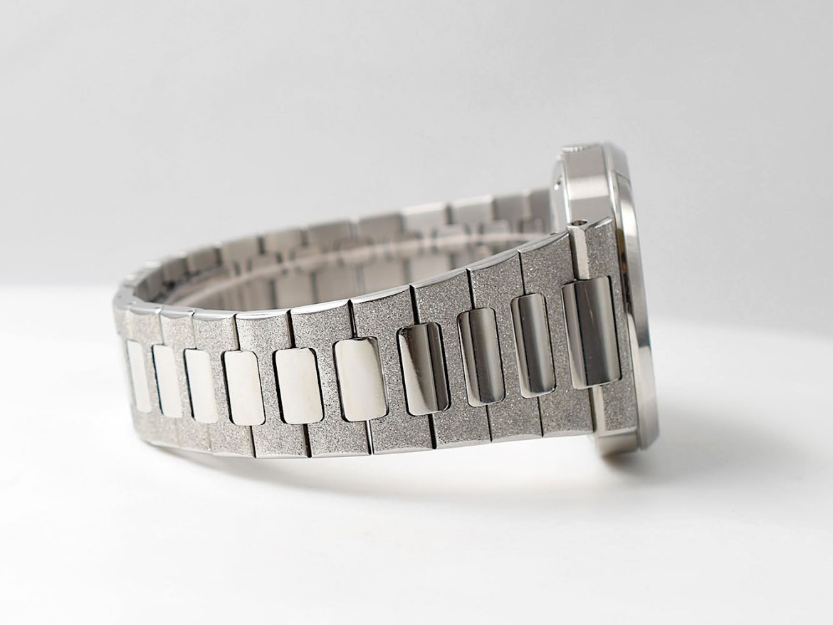 Genius Genta FROST BLACK GUILLOCHÉ DIAMOND DIAL